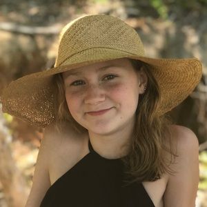 Meet your Posher, Avery